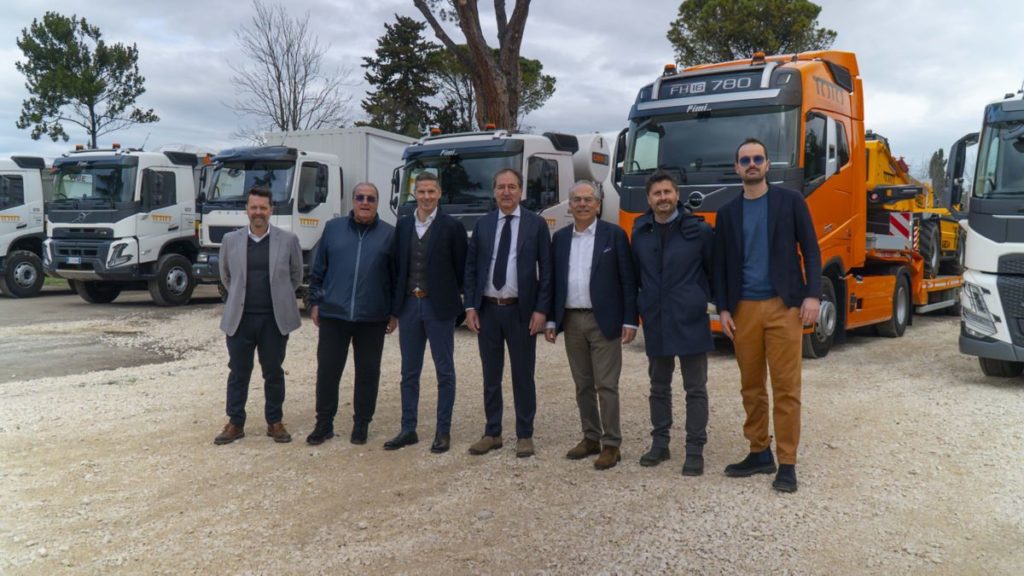 Toto Costruzioni e Volvo Trucks Italia: una flotta di 52 mezzi per il futuro delle infrastrutture strategiche